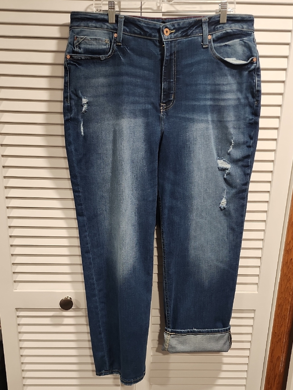 Women’s Straight Leg Distressed Jeans - Medium Blue
